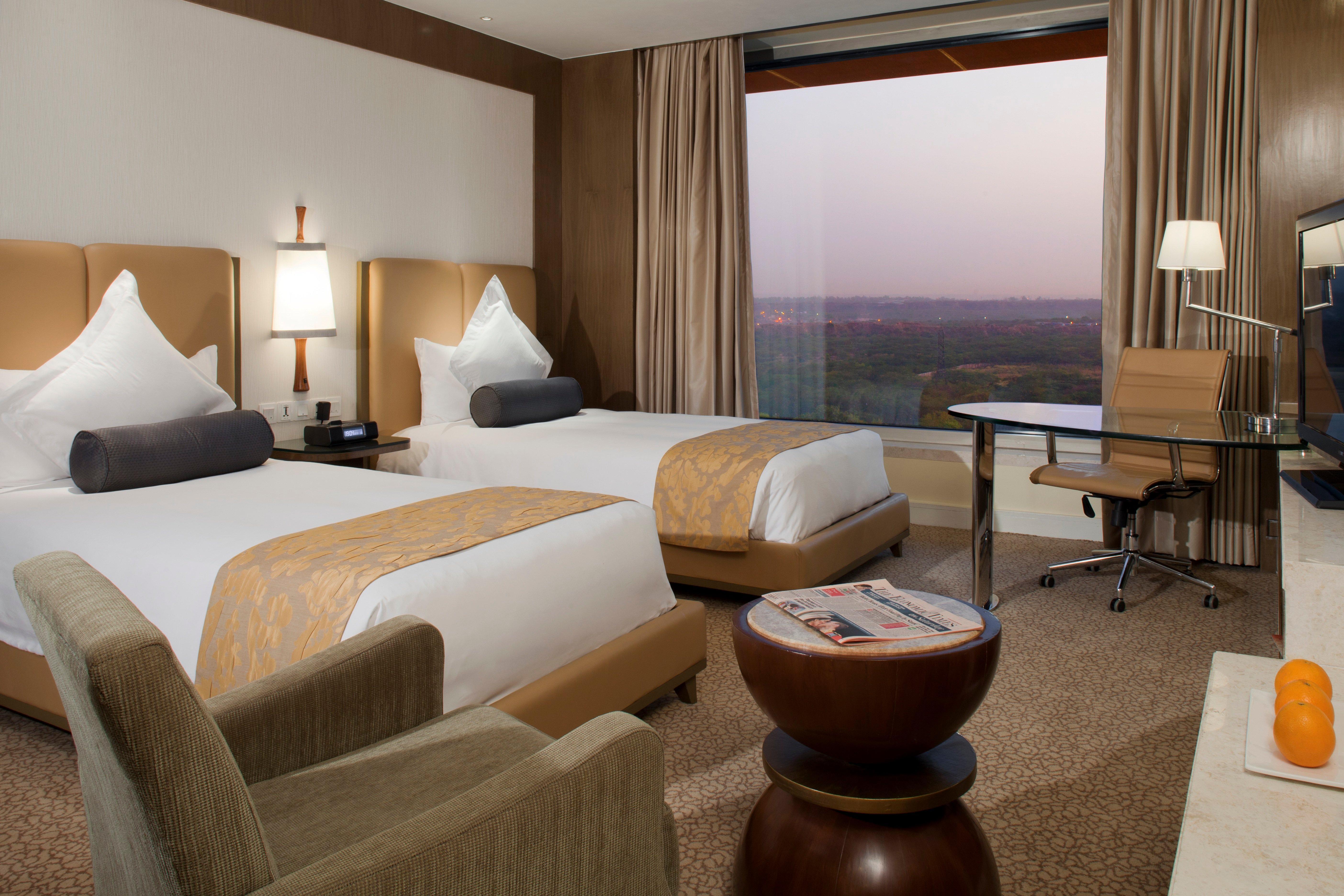 Hotel Crowne Plaza New Delhi Okhla By Ihg Extérieur photo A guest room at the JW Marriott Desert Springs Resort and Spa