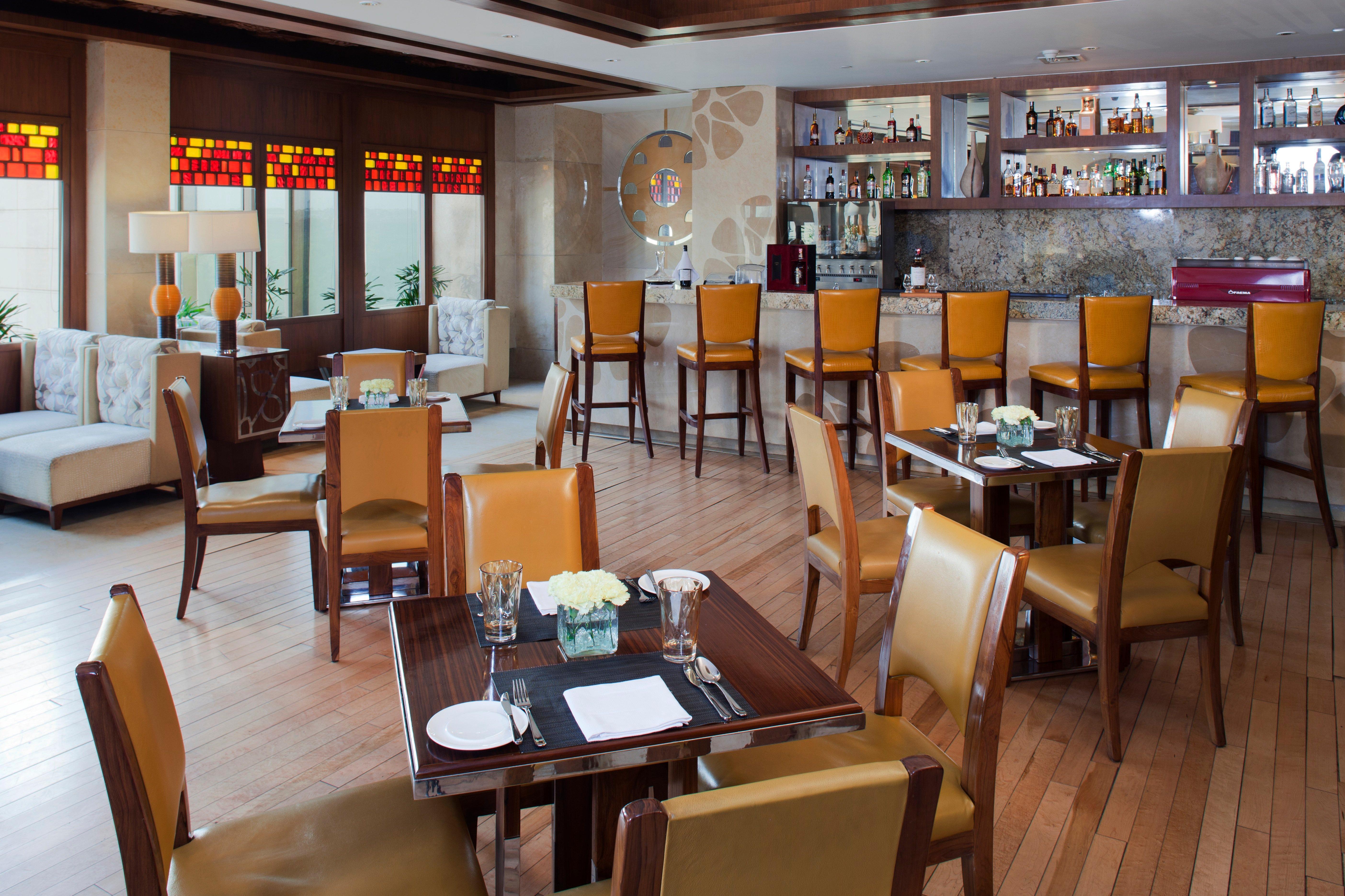 Hotel Crowne Plaza New Delhi Okhla By Ihg Extérieur photo The Bar