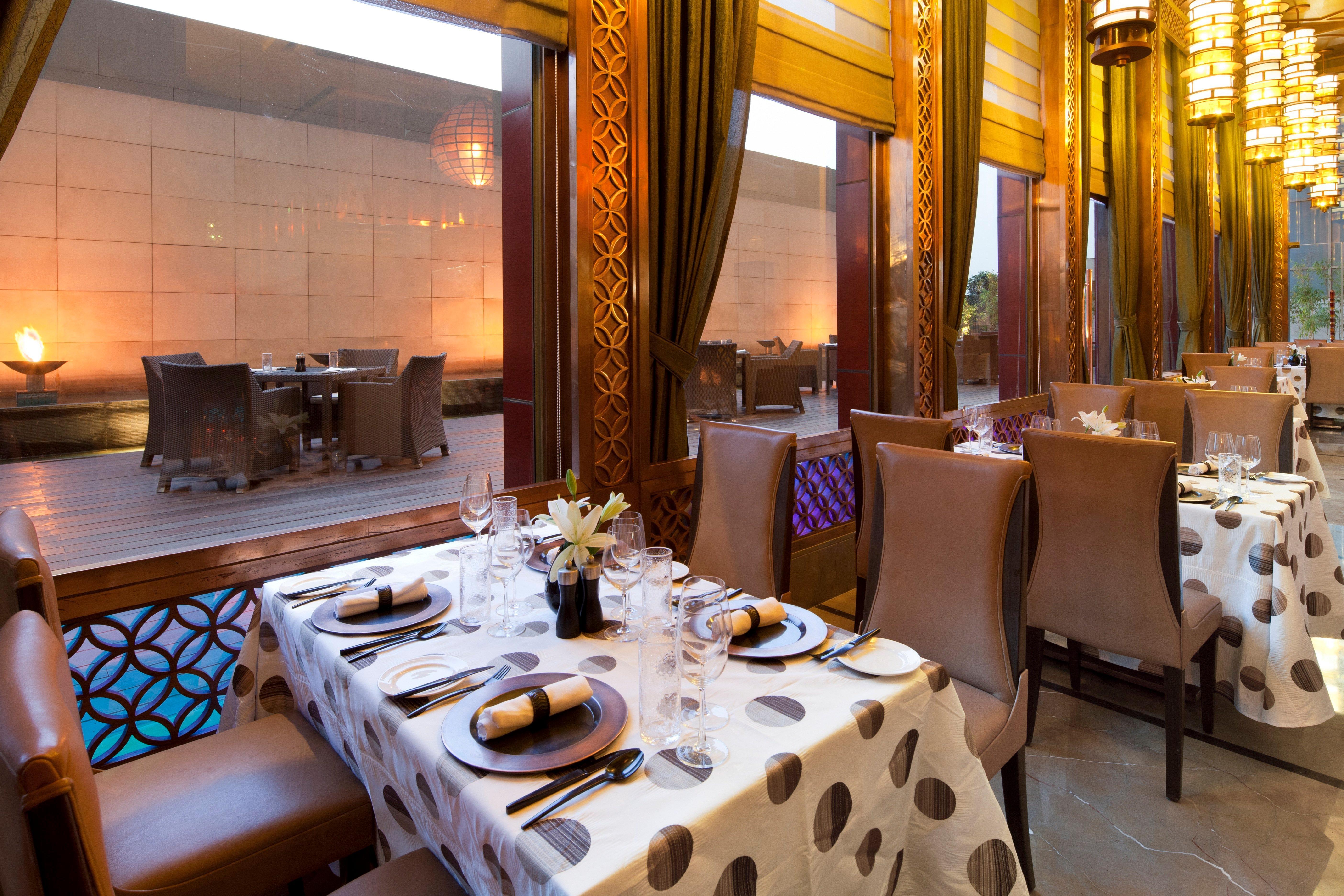 Hotel Crowne Plaza New Delhi Okhla By Ihg Extérieur photo The restaurant