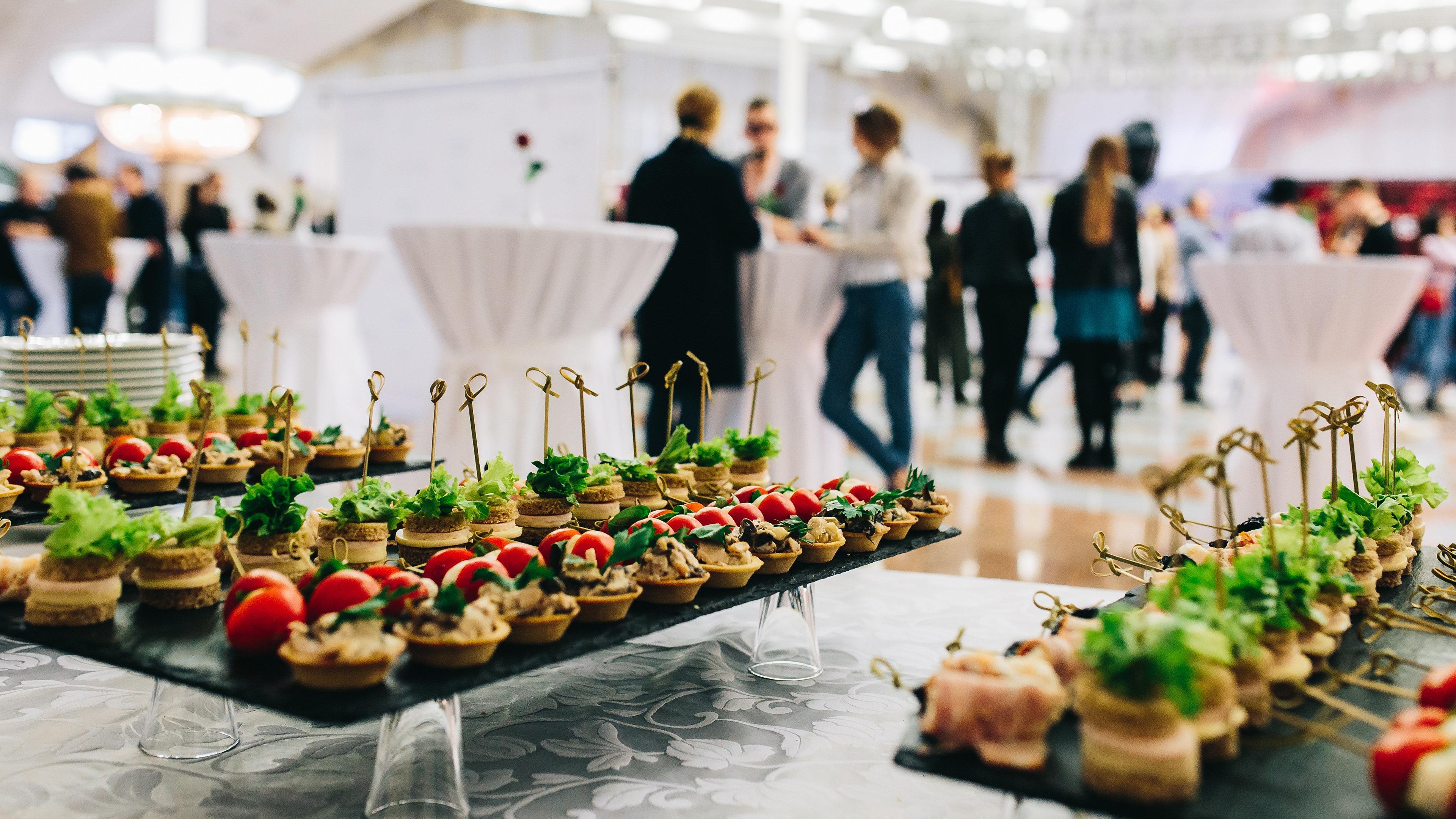 Hotel Crowne Plaza New Delhi Okhla By Ihg Extérieur photo Canapés at a party