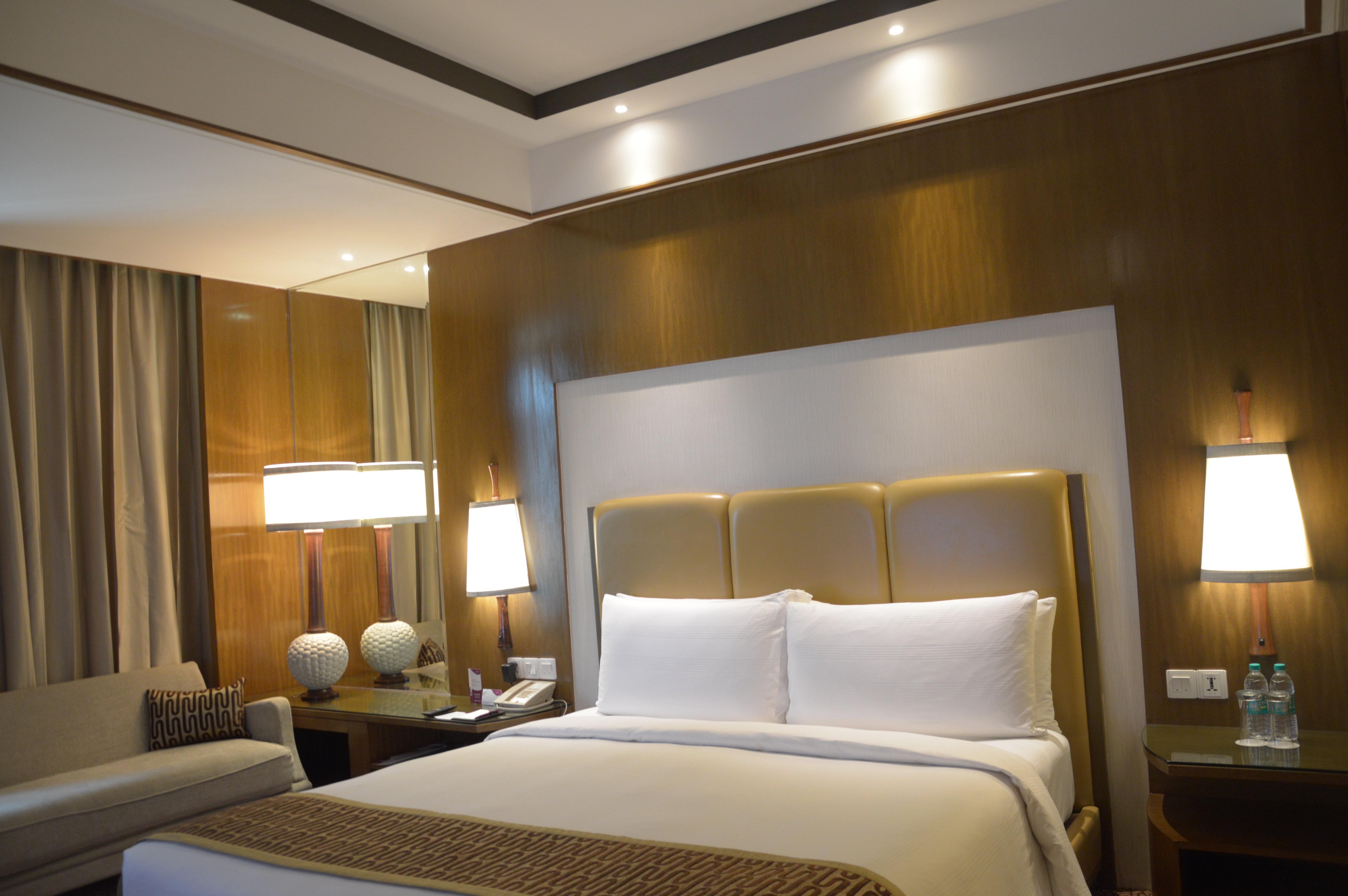 Hotel Crowne Plaza New Delhi Okhla By Ihg Extérieur photo A bedroom at the Taj Bengal