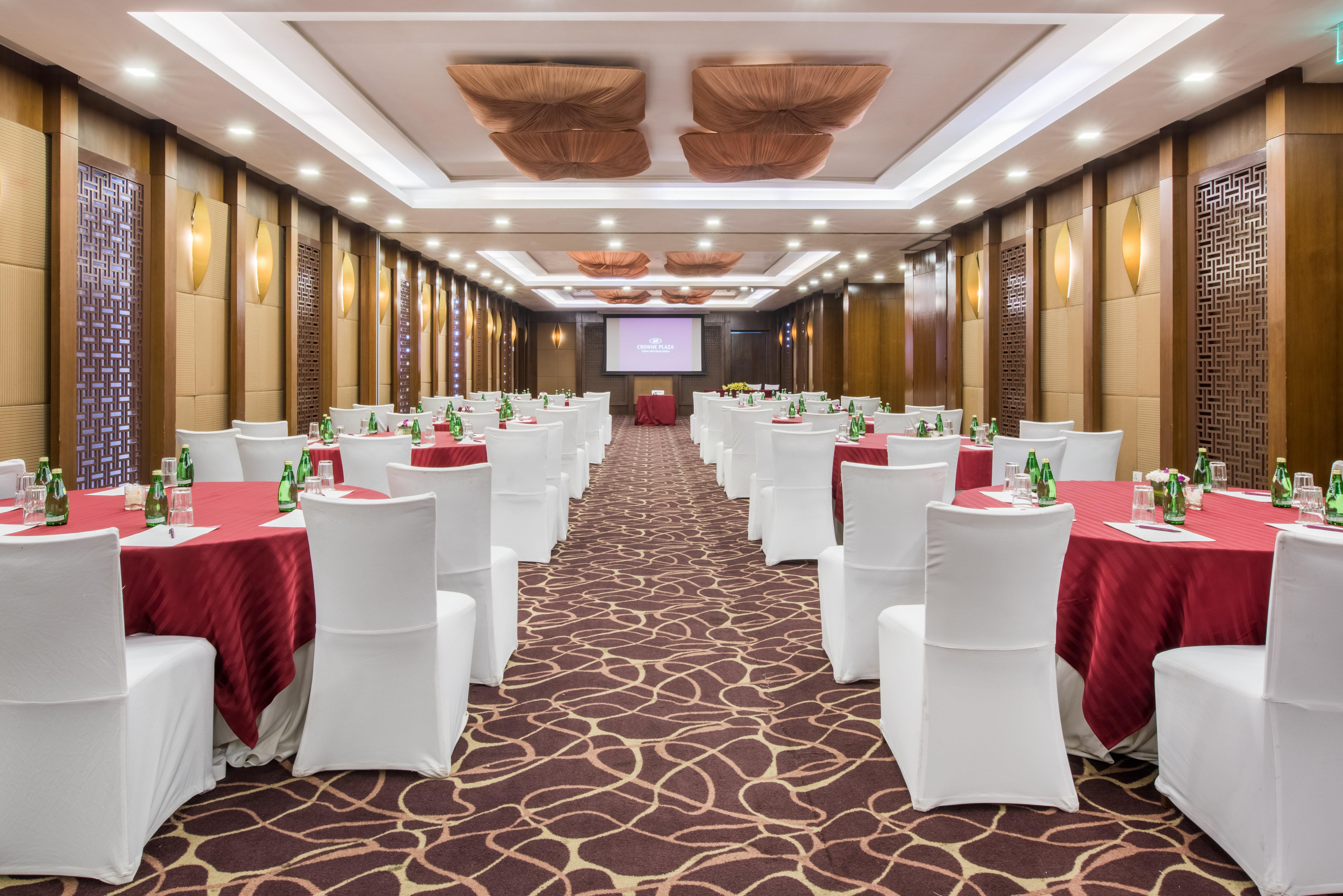 Hotel Crowne Plaza New Delhi Okhla By Ihg Extérieur photo Meeting room
