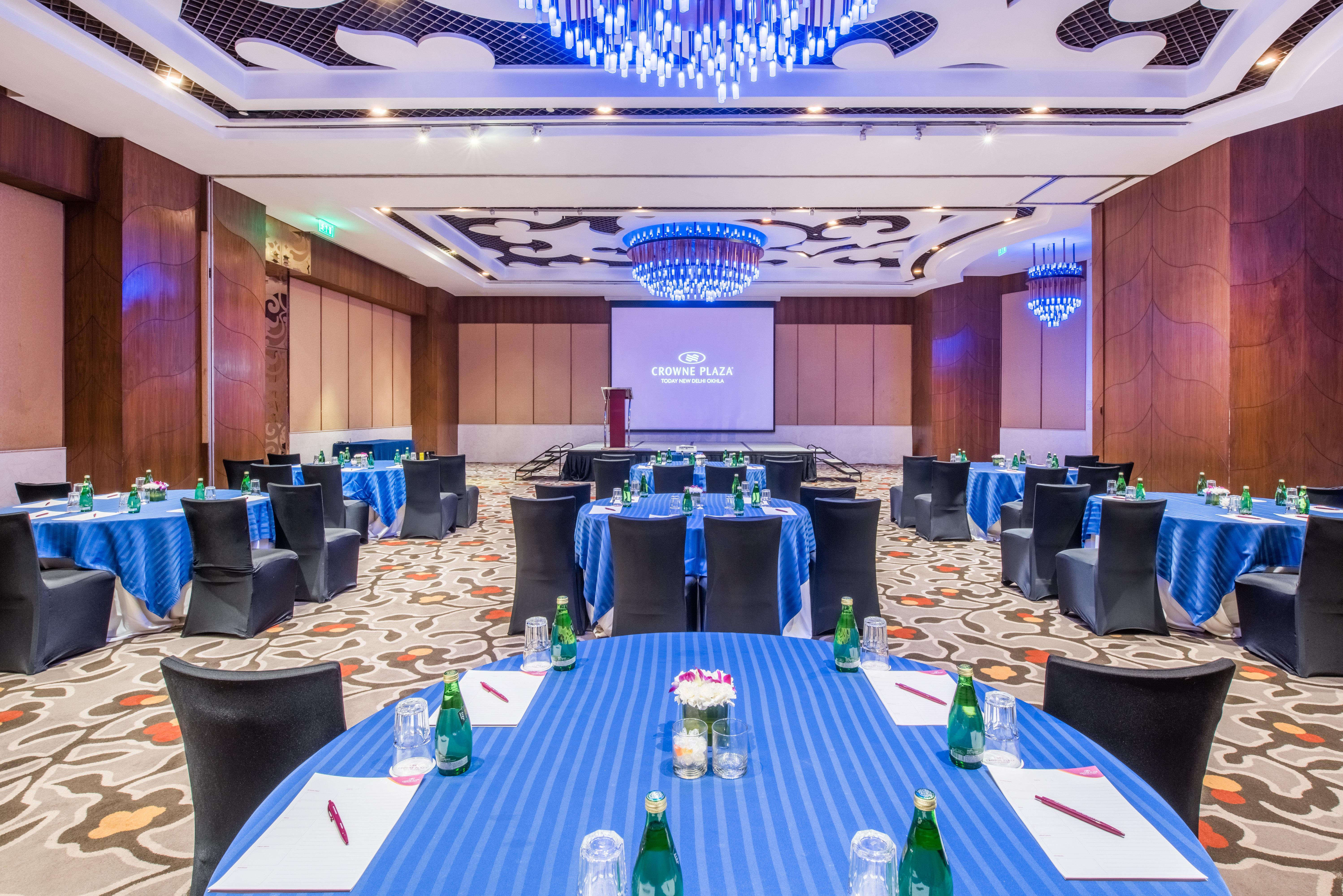 Hotel Crowne Plaza New Delhi Okhla By Ihg Extérieur photo Meeting room